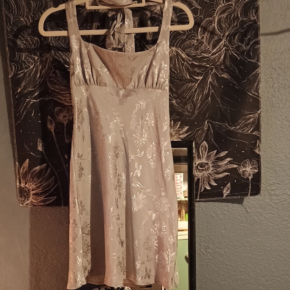 Floral Patterned Dress With Holter Tie Top